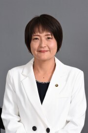 なかむらまき議員の写真