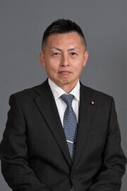 にしおかのぶひろ議員の写真