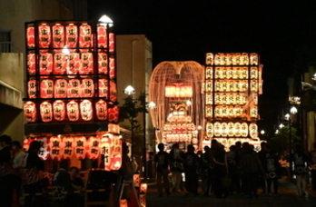 夜の粉河祭だんじり運行