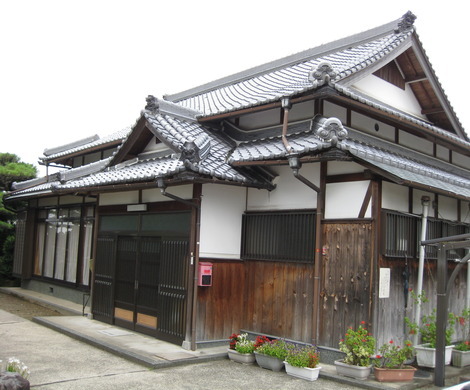赤尾集会所（薬師寺）の写真
