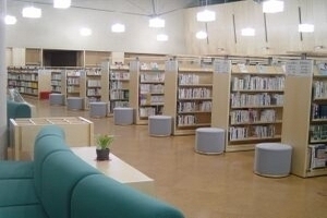 河北図書館内部の写真