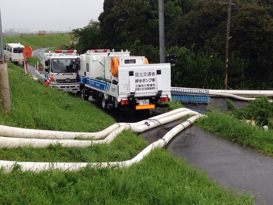 排水ポンプ隊の排水作業の写真2