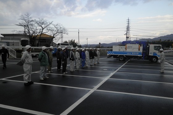 紀の川市排水ポンプ車操作員訓練時の整列写真