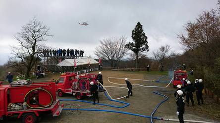 林野火災を想定した訓練の写真