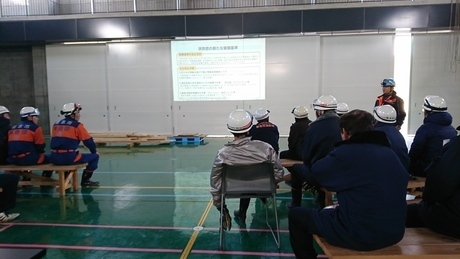 和歌山県消防学校の消防団特別教育である自然災害対応教育を受講する消防団幹部の写真1