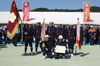 小型ポンプ操法の部に出場した貴志川方面隊の選手たちの写真9